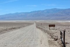 Death Valley Park, Bietet eine Runde Teufelsgolf